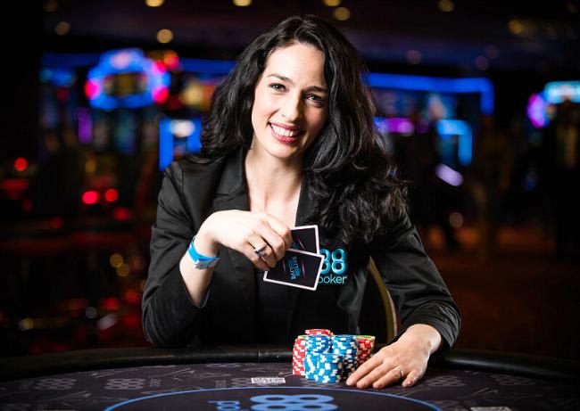 Kara Scott y 888poker separan sus caminos