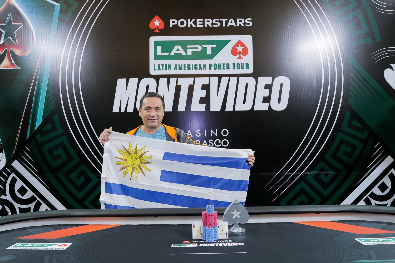 Julio Vitelo dejó en casa una pica del LAPT Montevideo