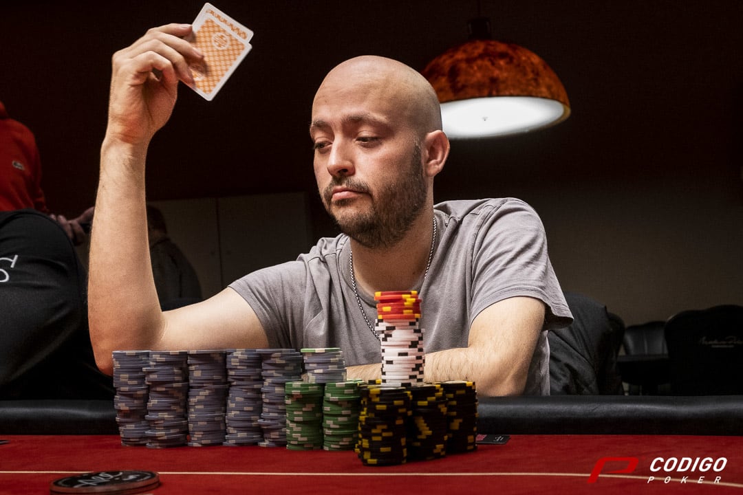 Salgado es el líder del Godzilla High en Madero Poker