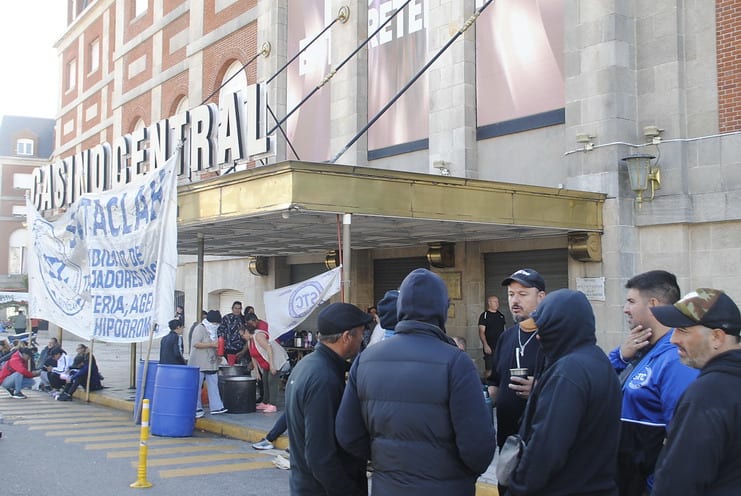 Mar del Plata: casino cerrado por protestas y piquete