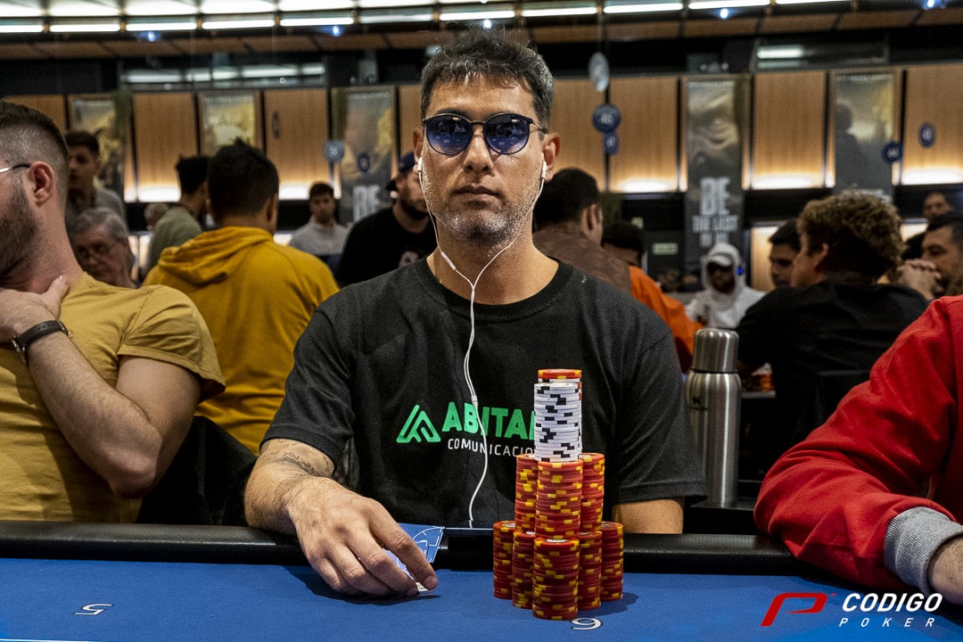 Mariano Hyon lidera el Main Event del CAP Rosario