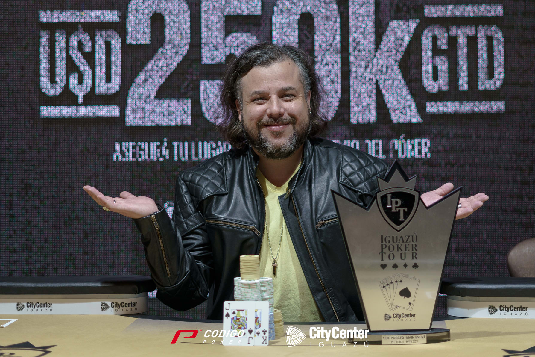 Fiesta total: Vilches festejó en el Main Event del Iguazú Poker Tour