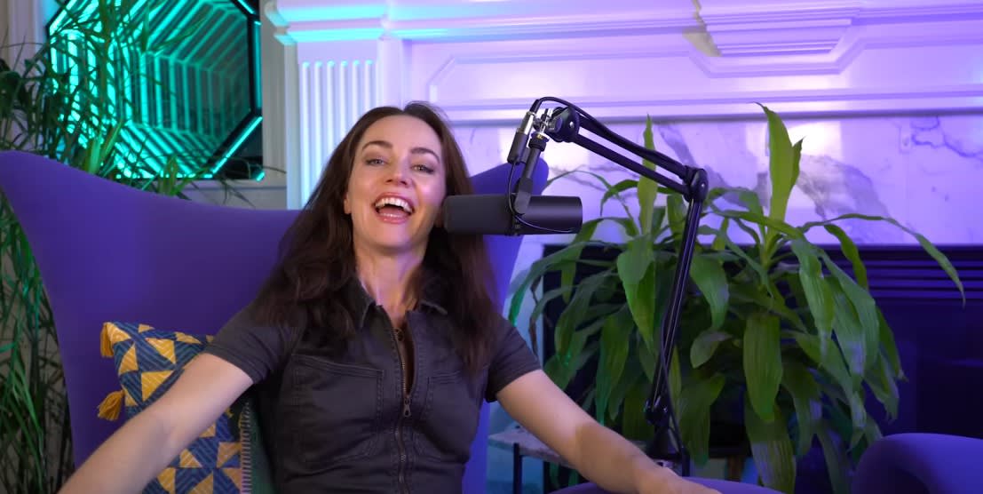 Boeree estrena podcast con Molly Bloom de invitada
