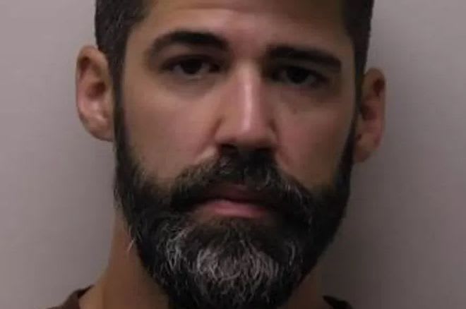 Ganó un brazalete mientras espera condena por un intento de asesinato