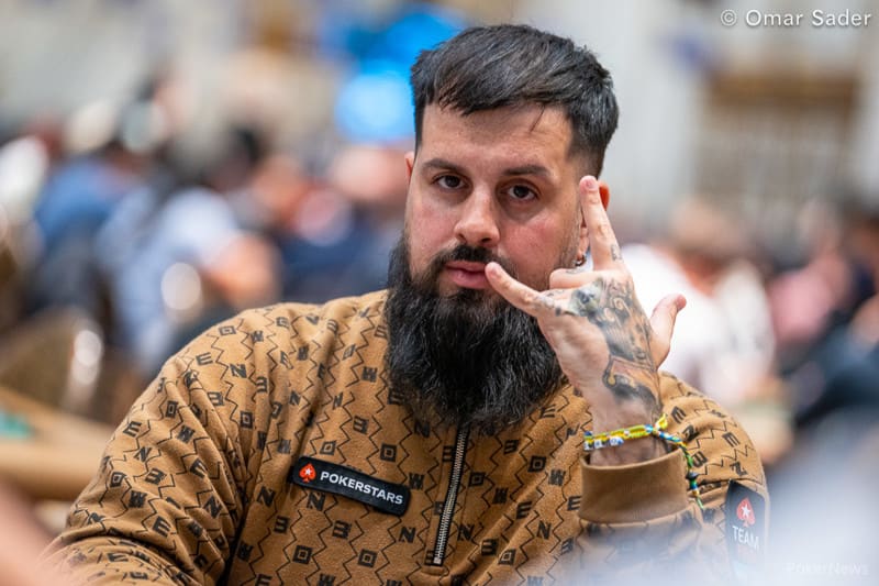 Del avión a liderar la mesa final: Papo MC va por el brazalete en la WSOP