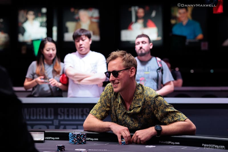 Otro par de ases crackeados en un torneo millonario de la WSOP