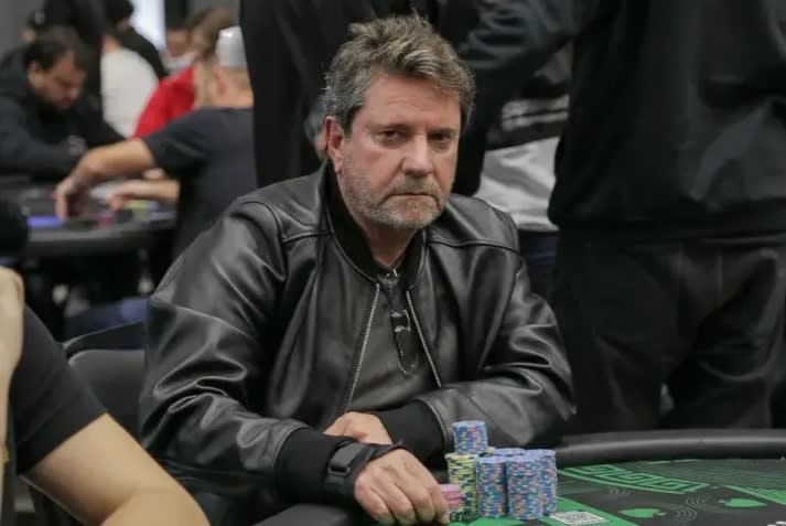 Luiz Ferreira lidera el Main Event en Brasil