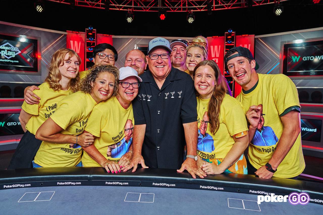 Ahorraron por años y le regalaron la entrada del Main Event a papá