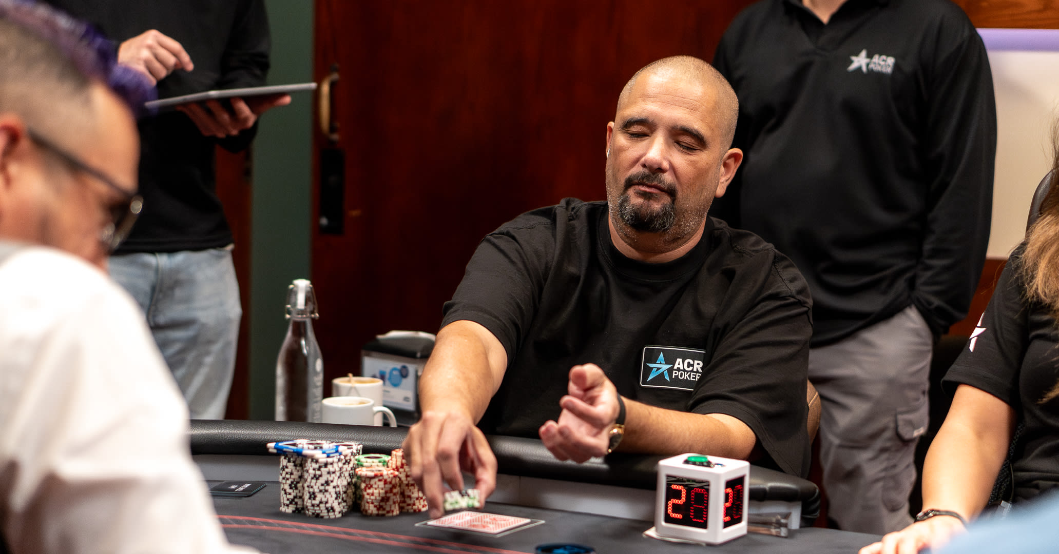 Se define el The Cage Live y se vive por CodigoPoker