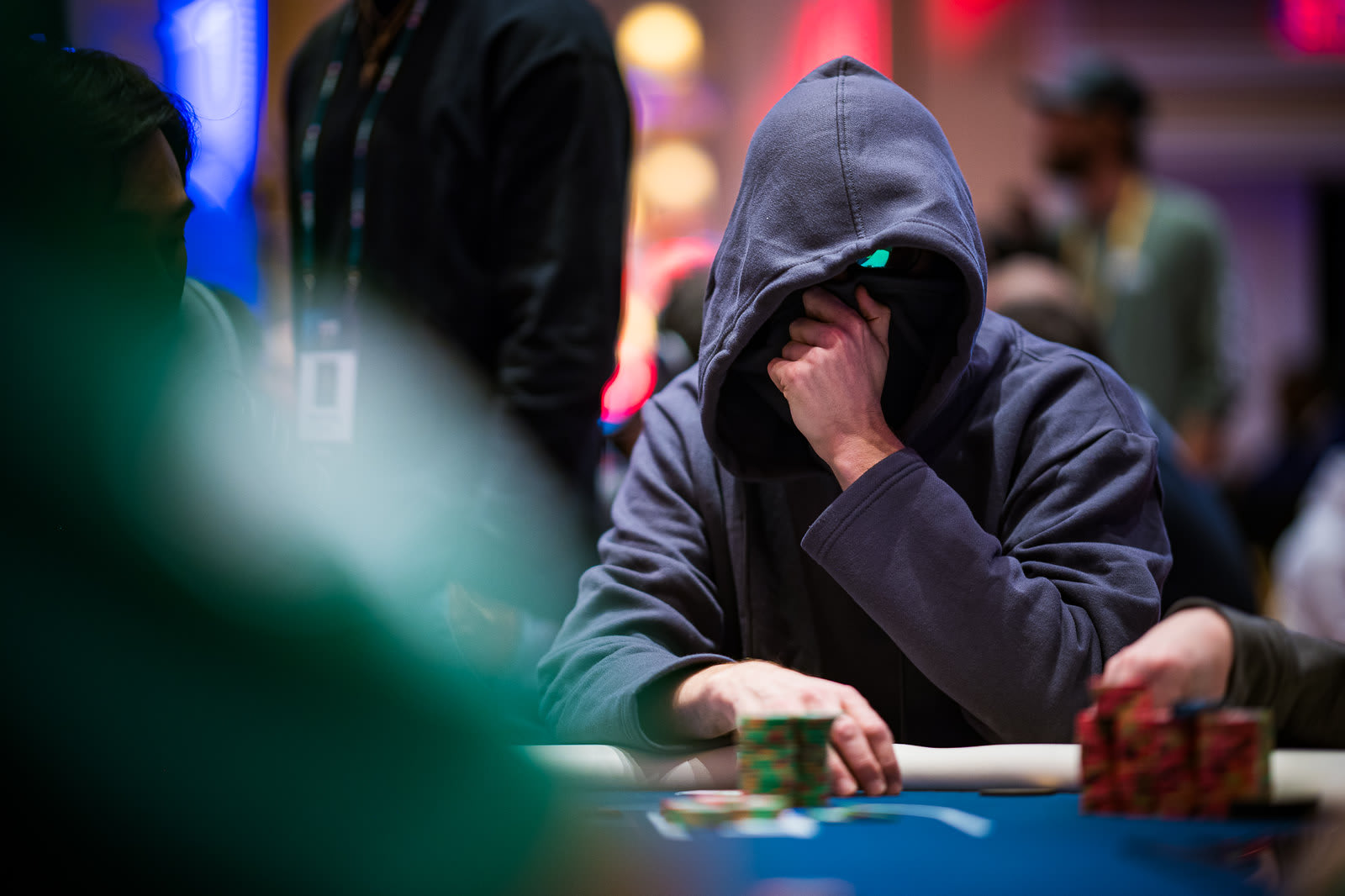 ¿Qué harías si vieras las cartas de un oponente?