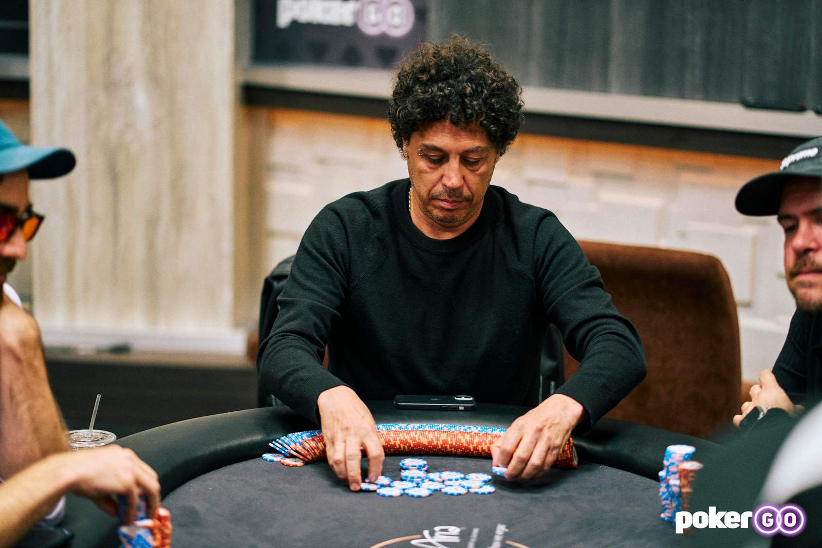 Carrion y Belluscio lideran a los latinos en el WPT World Championship