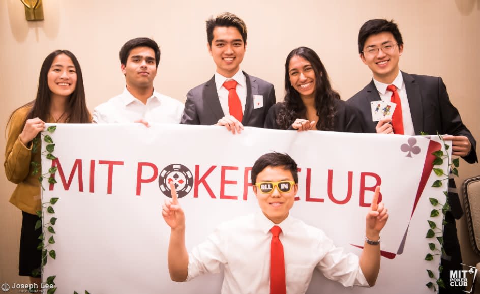 El MIT ofrece cursos gratis de poker para cualquiera