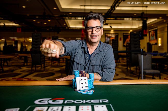 Campeón de la WSOP subasta su brazalete para la investigación del cáncer