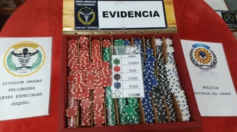 Insólito: además de asados, en el quincho había un casino