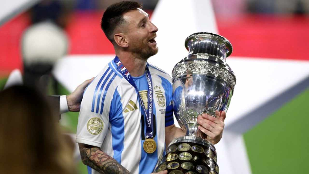 ¡Es hoy! Ganen una camiseta firmada por Messi en GGPoker