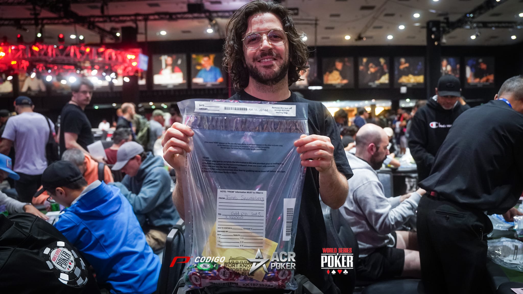 Szwarcberg y Zévola están entre los líderes del Main Event de la WSOP 2024