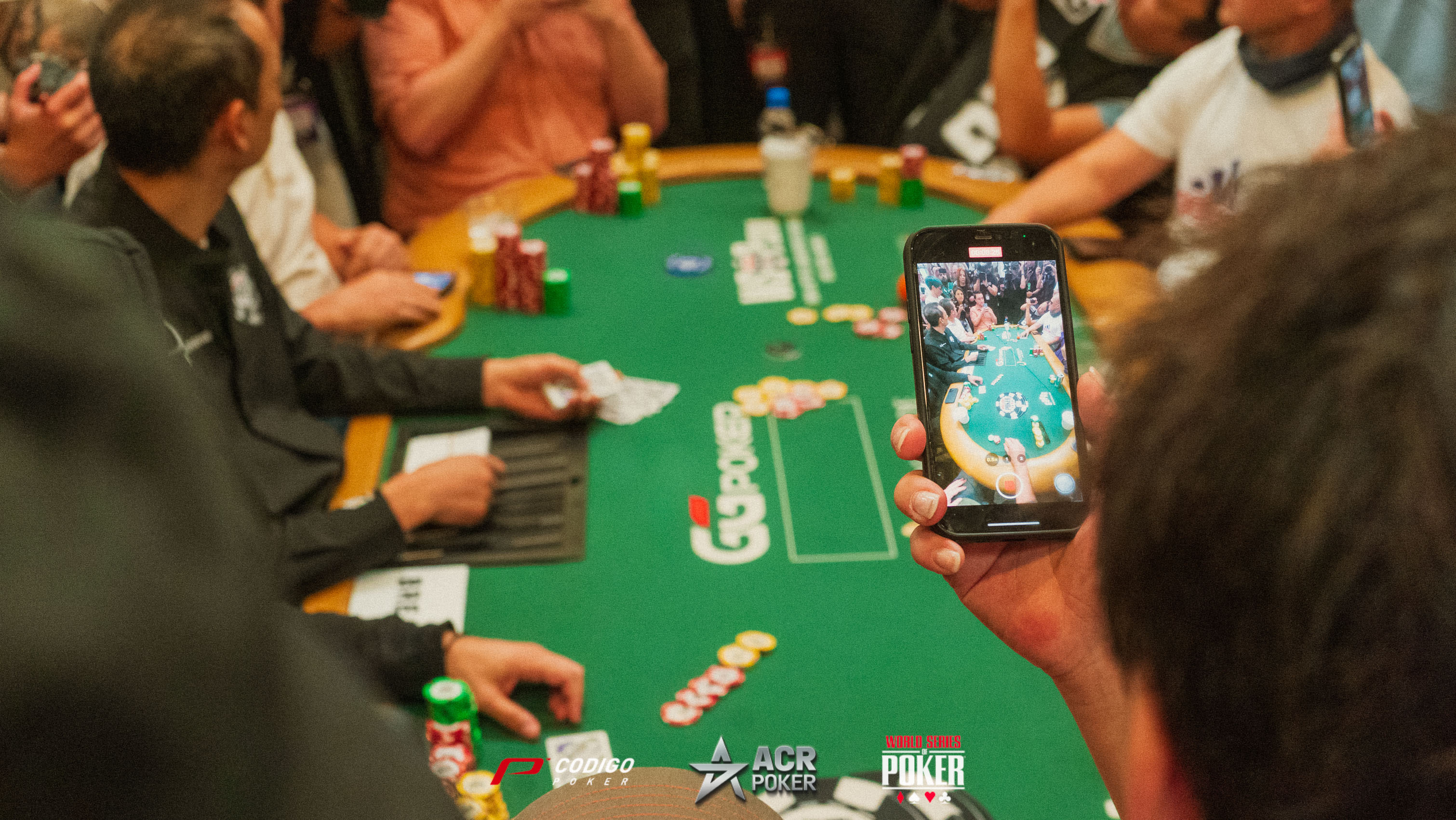 Color al As vs Escalera de Color en el Main Event de la WSOP