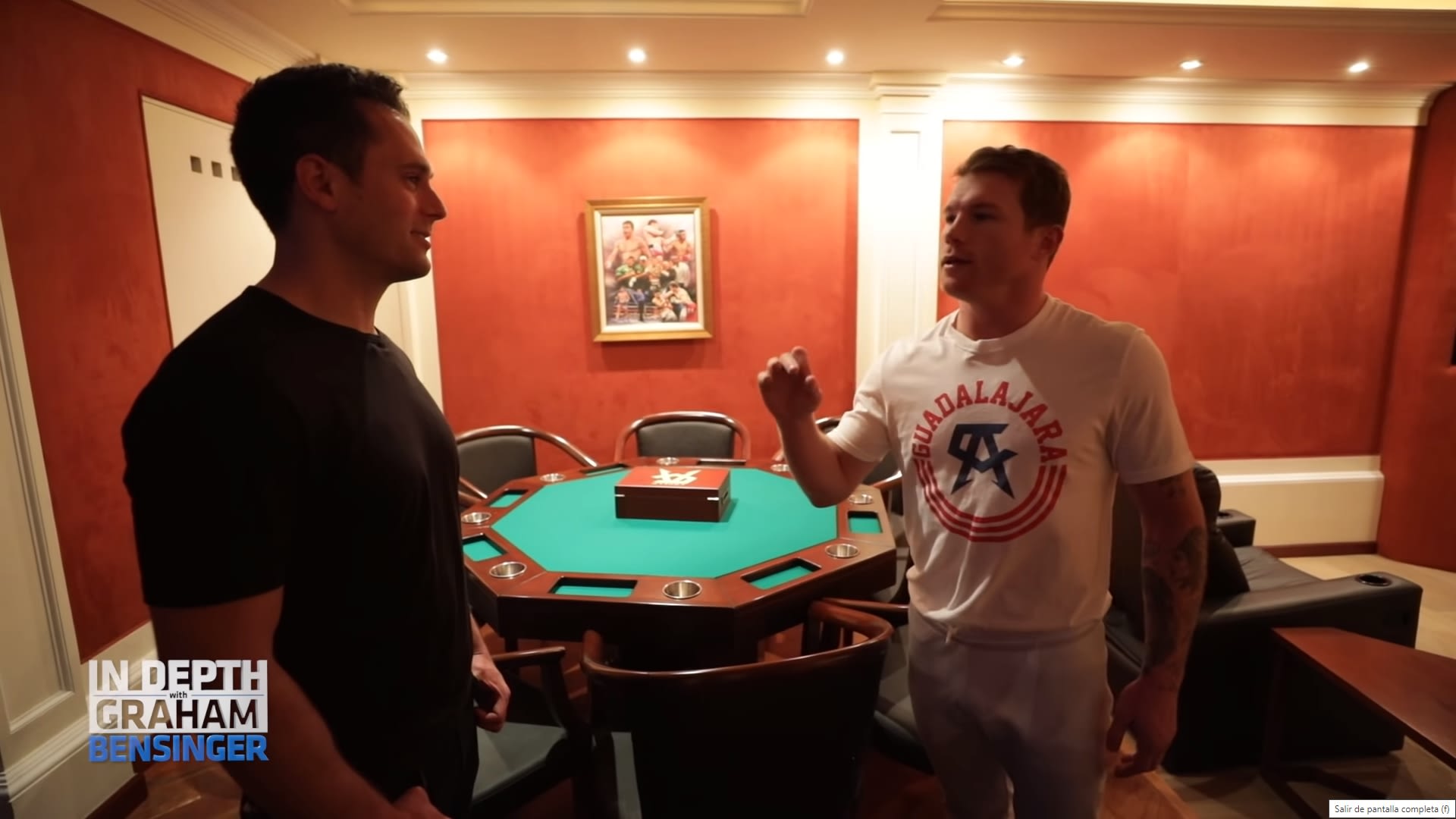 Un paraíso de lujo: el garage y la mesa de poker de la mansión de Canelo Álvarez