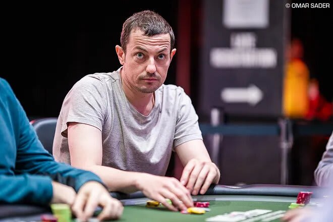 Tom Dwan avanzó al Día 3 del US$25K High Roller PLO