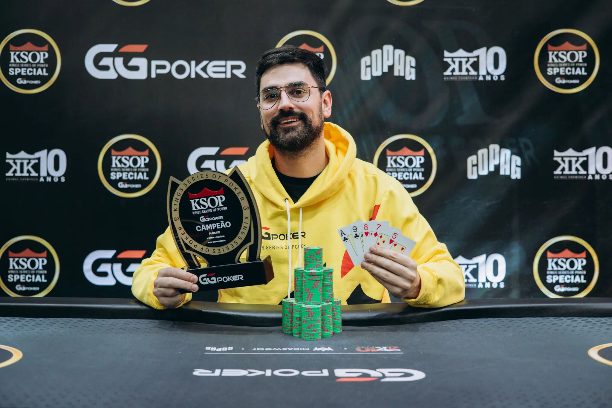 Axel Rodrigo volvió a ganar un trofeo en el KSOP Camboriú