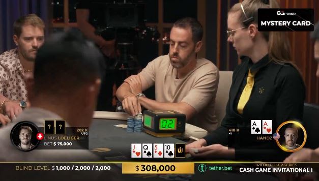 [VIDEO] ¿Hubieses foldeado ases en esta jugada por US$585K?