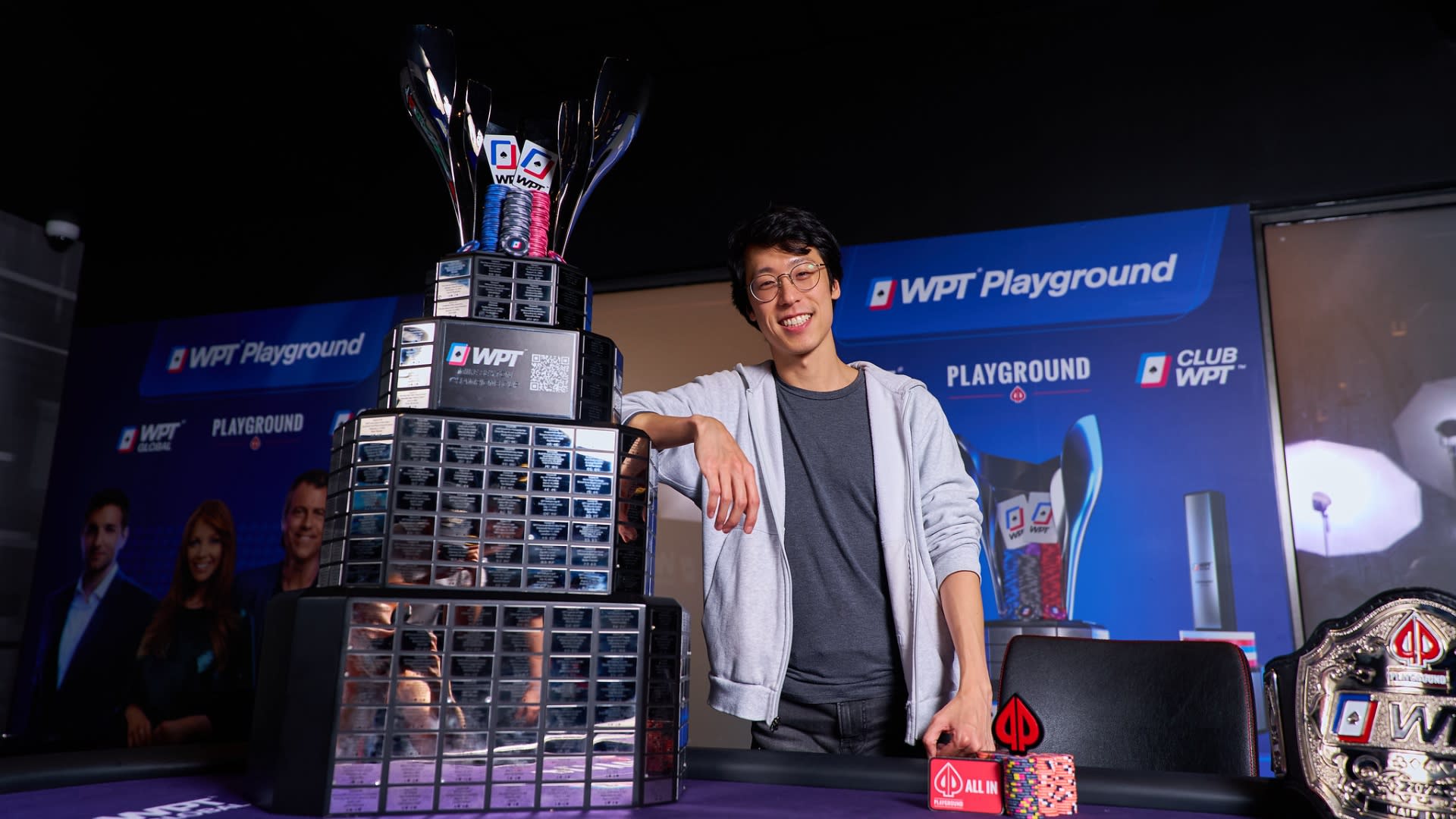 Michael Wang puso su nombre el trofeo Mike Sexton