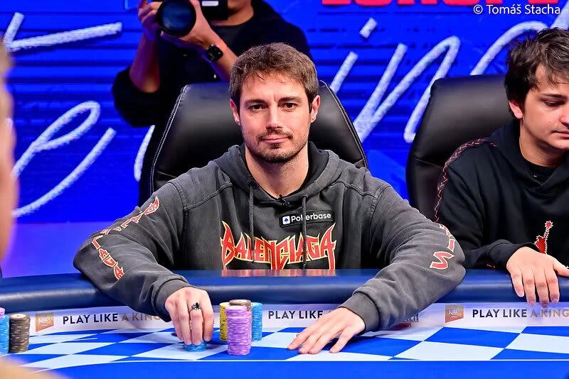 Andrian pasó de tener 13 BBs a liderar la mesa final de la WSOP Europa