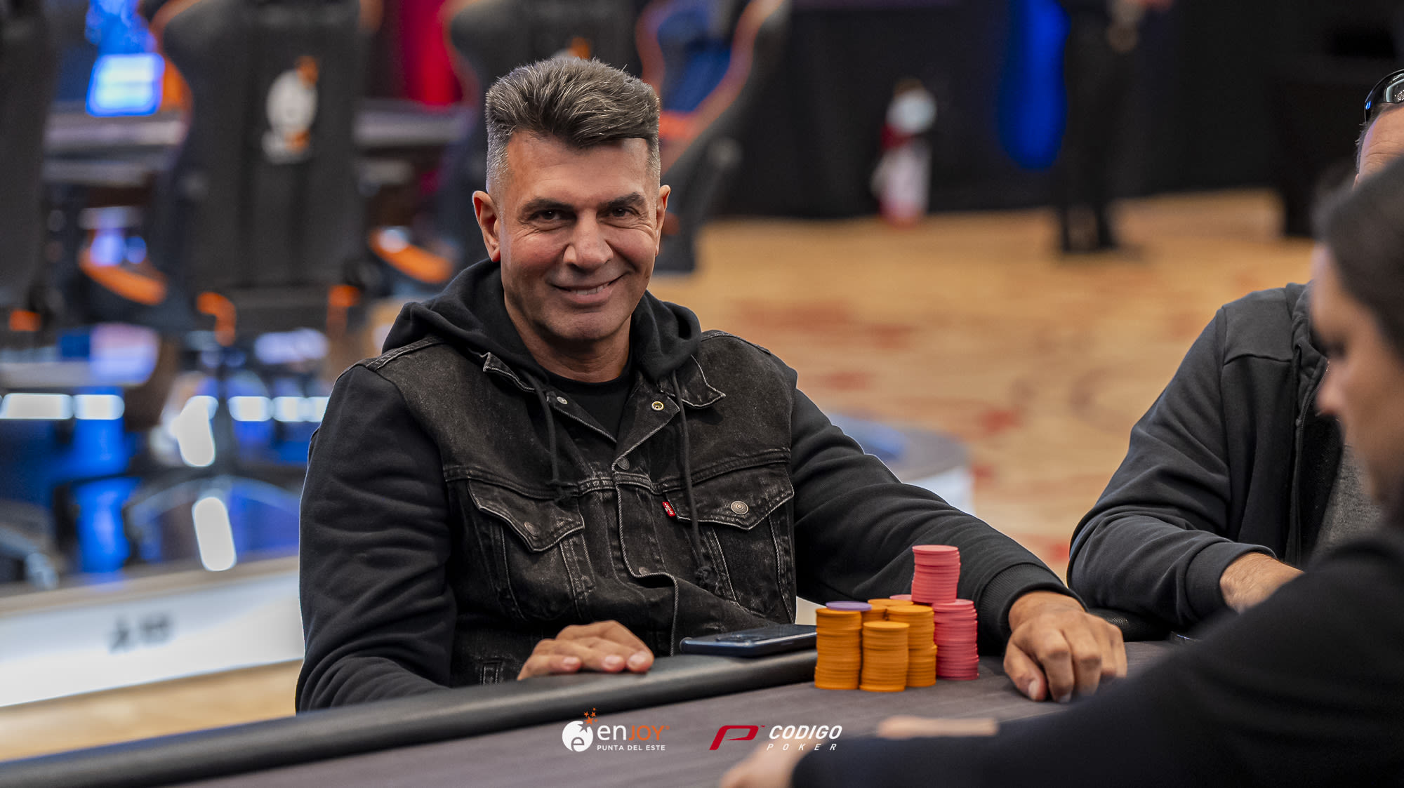 Mario Niciforo lidera el Senior del Enjoy Poker Tour