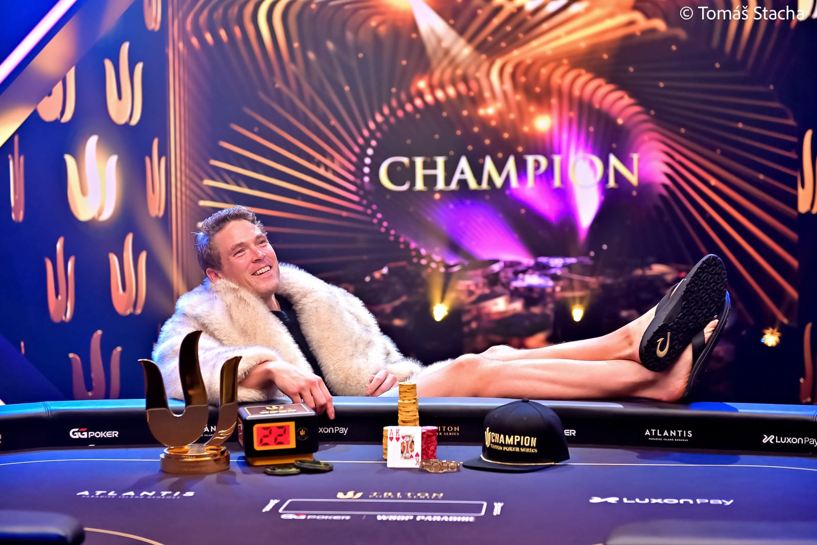 Alex Foxen arrasa en el Main Event de la Triton Series y se lleva US$3.8M