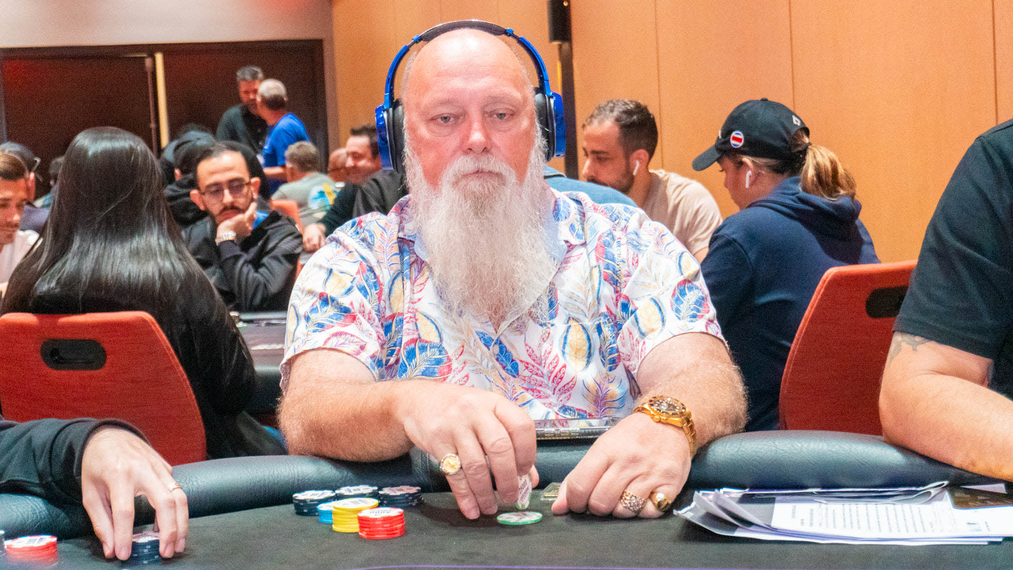 Moses Hughes, el barbudo que ganó un torneo Ladies