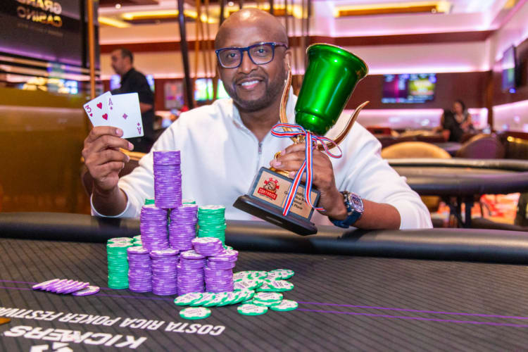 Alfredo Vaz Campeon Main Event Costa Rica Poker Festival