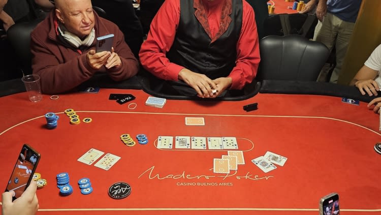 Cap Buenos Aires Main Event Dia 2 Color Board Burbuja