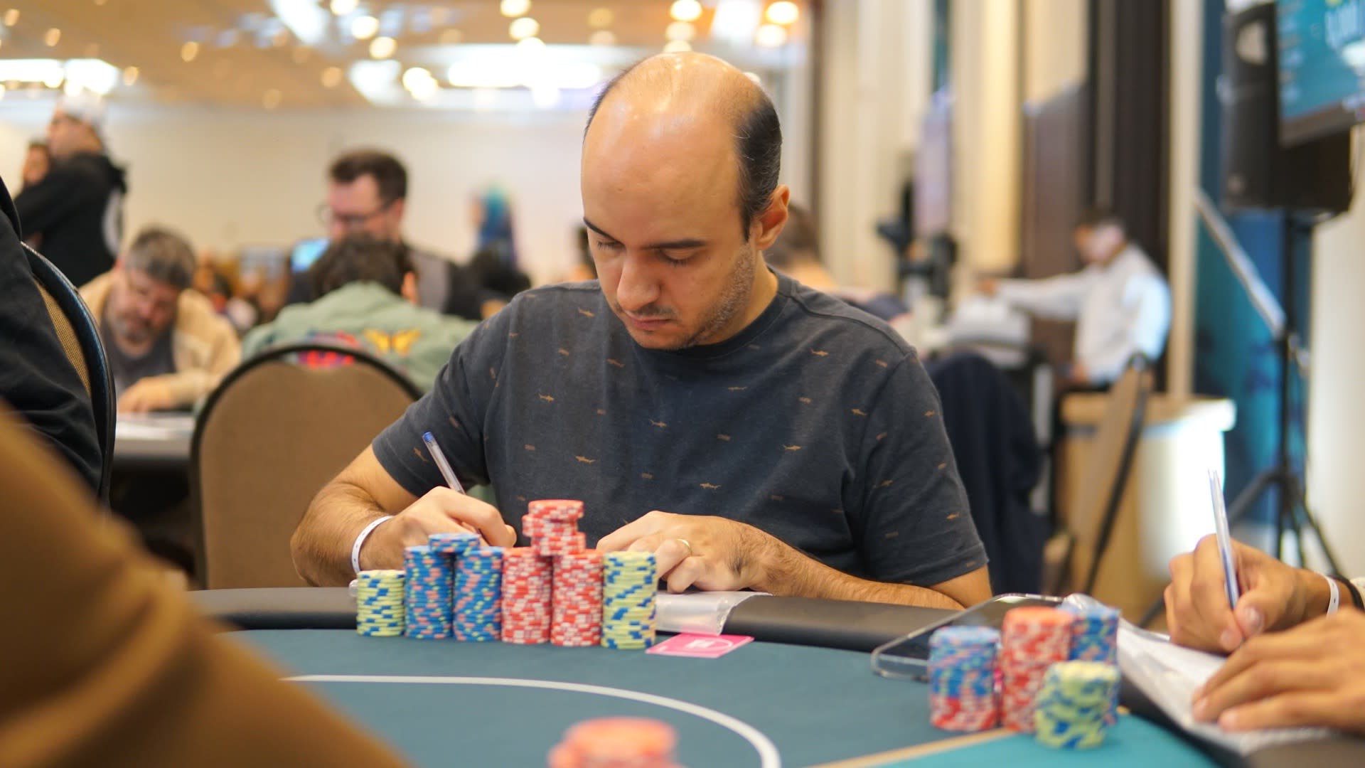 Ricardo Augusto lidera os 32 sobreviventes do Main Event do BSOP Gramado