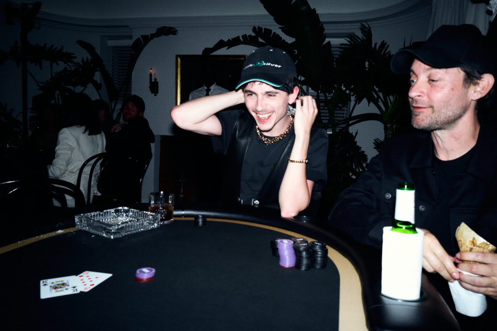 Timothée Chalamet celebró su nominación al Oscar jugando al poker