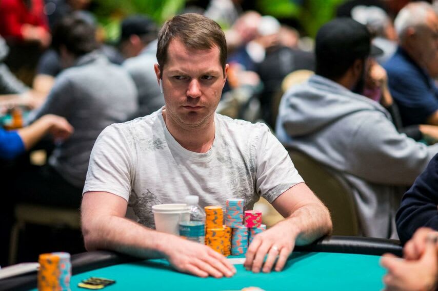 Jonathan Little explica cómo dominar cada fase de un torneo