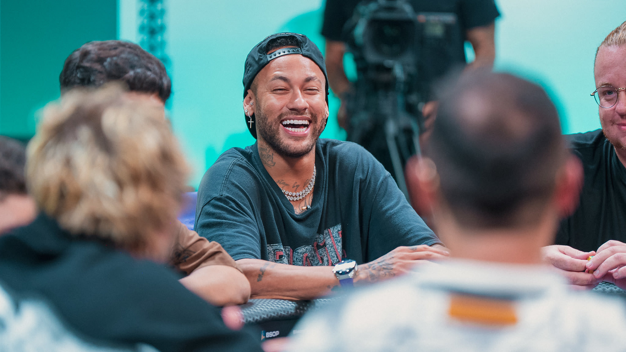 Neymar dio show en el BSOP: all-in ciego, se triplicó y después se estrelló contra 7-2