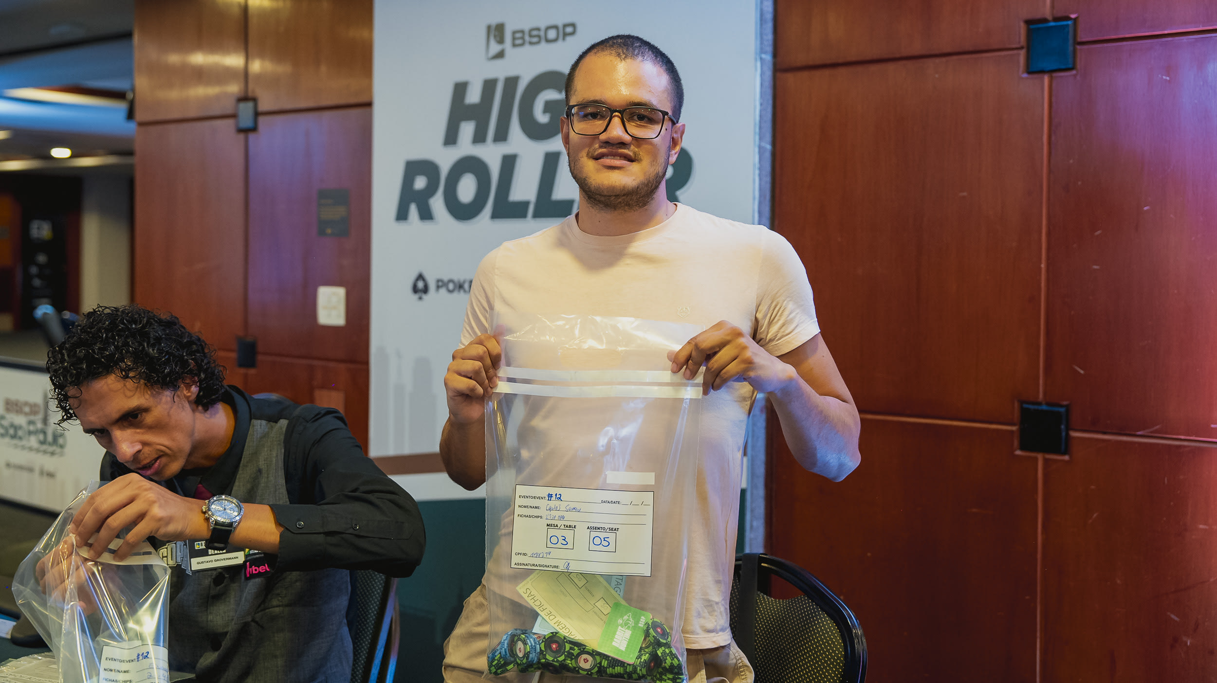 Carlos Serrano lidera el Super High Roller 25K en el BSOP San Pablo