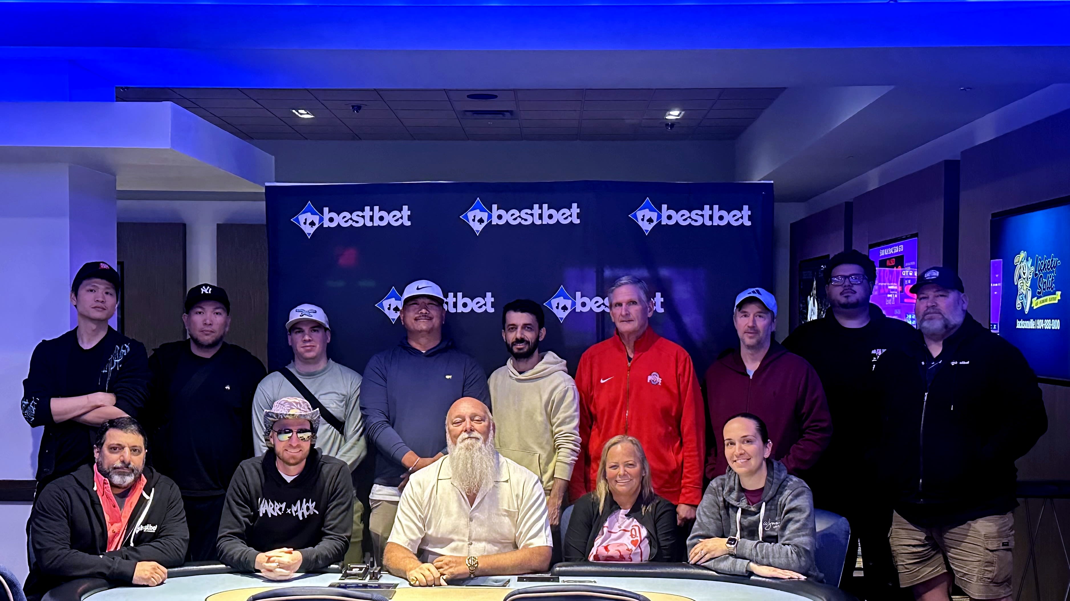 Pacto masivo: un torneo concluyó con un deal entre 15 jugadores