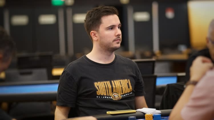 Super High Roller Dia 1 Mateo Tocho