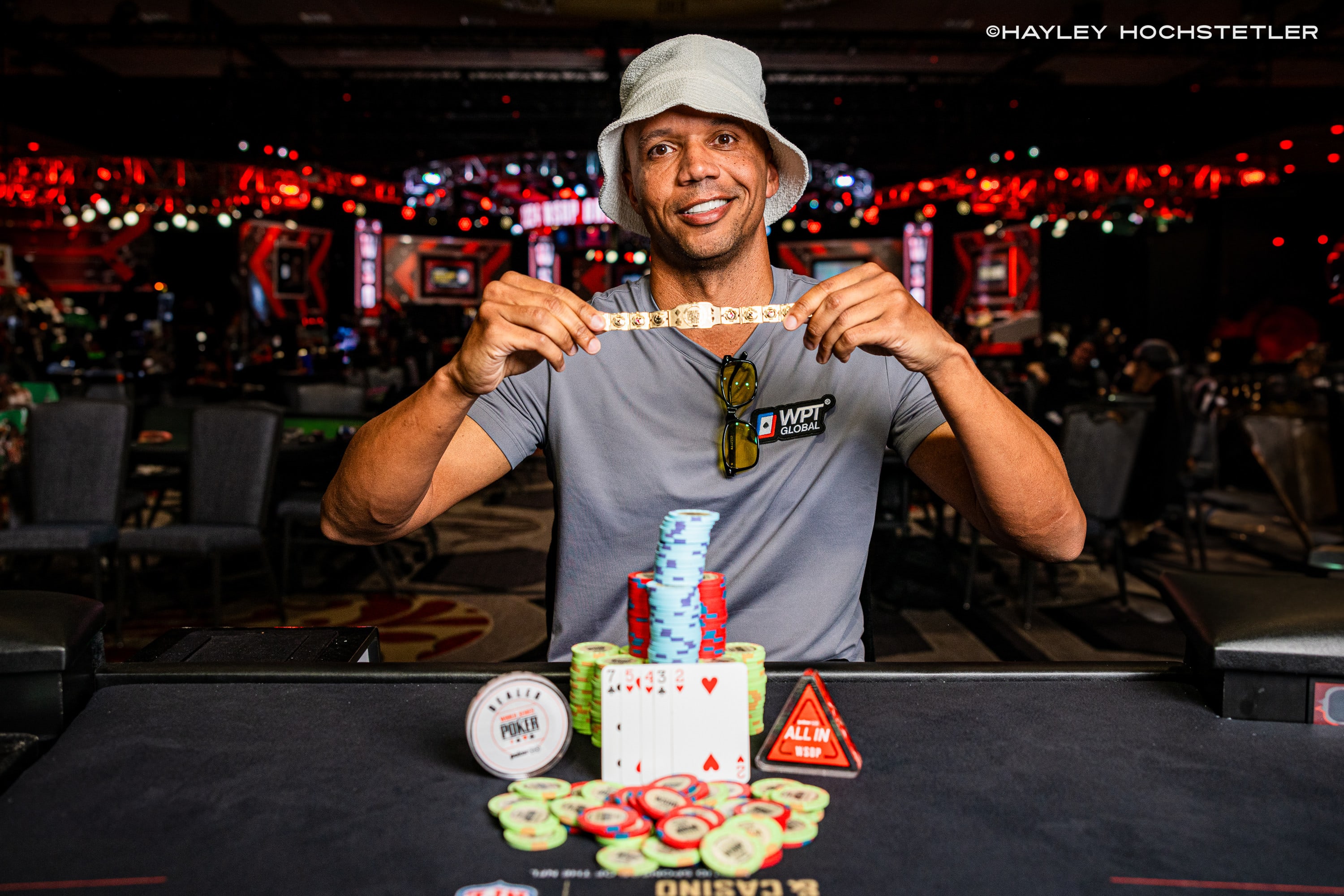 Tres brazaletes de la WSOP en un año o en años consecutivos: ¿quiénes lo lograron?