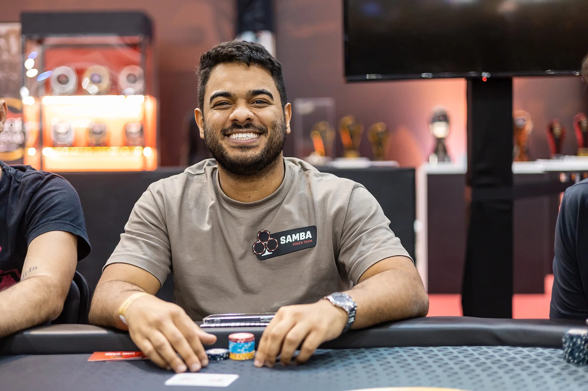 Gabriel Tavares pelea por US$1.5M en la mesa final de The Venom