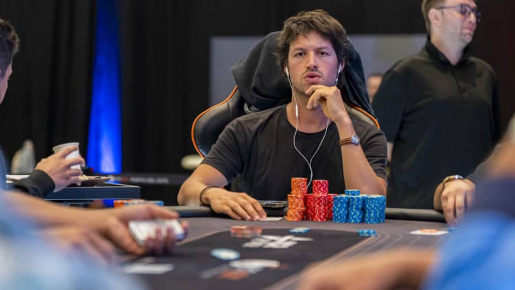Alex Komaromi High Roller 3300 Dia 2 Ept Mayo 2025 4