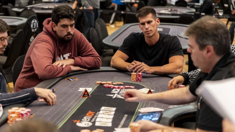 Francisco Vazquez Nicolas Zeballos Main Event Dia 2 Ept Mayo 2025