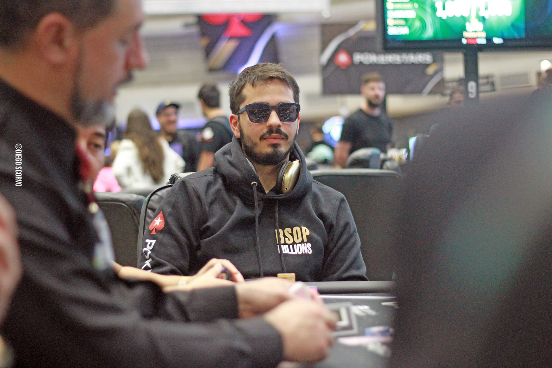 Ivan Limeira para no HU do Evento 394 da Online Super Series