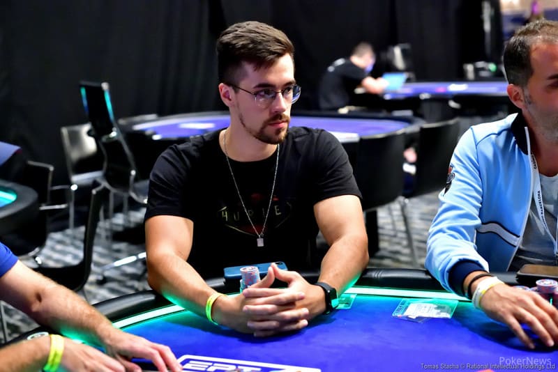 Dalton Hobold é campeão do $1.050 Sunday Main Event