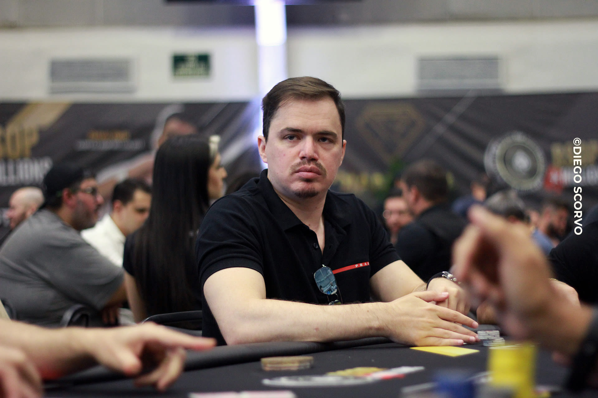 Eduardo Pires forra pesado com acordo no $1.500 Sunday High Roller