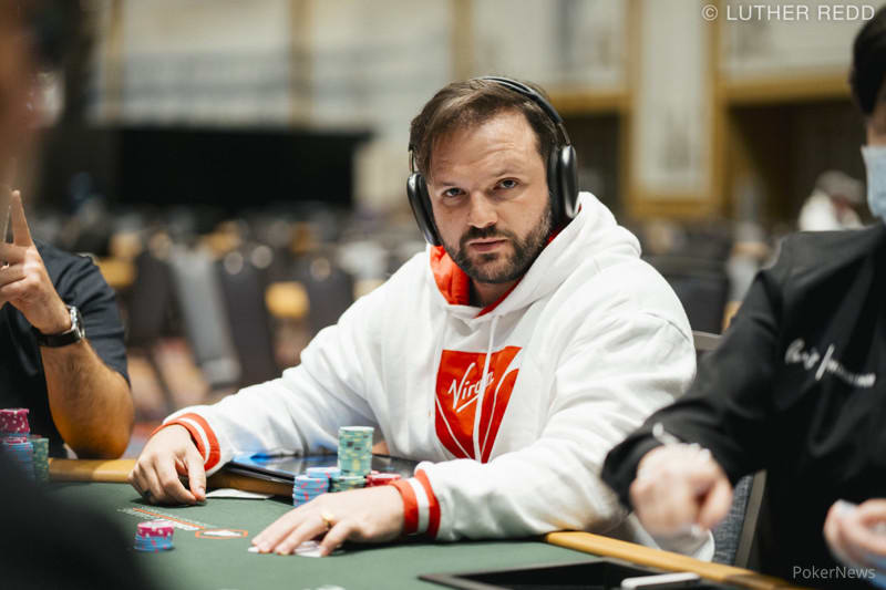 Vitor Dzivielevski avança em segundo no Evento 83 da WSOP