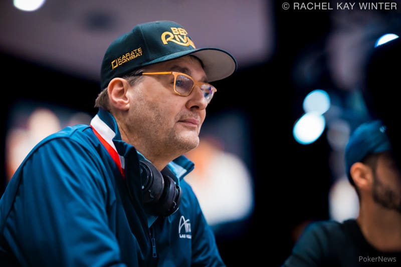 Phil Hellmuth não concorda que Shaun Deeb merecesse o prêmio de Jogador do Ano da WSOP