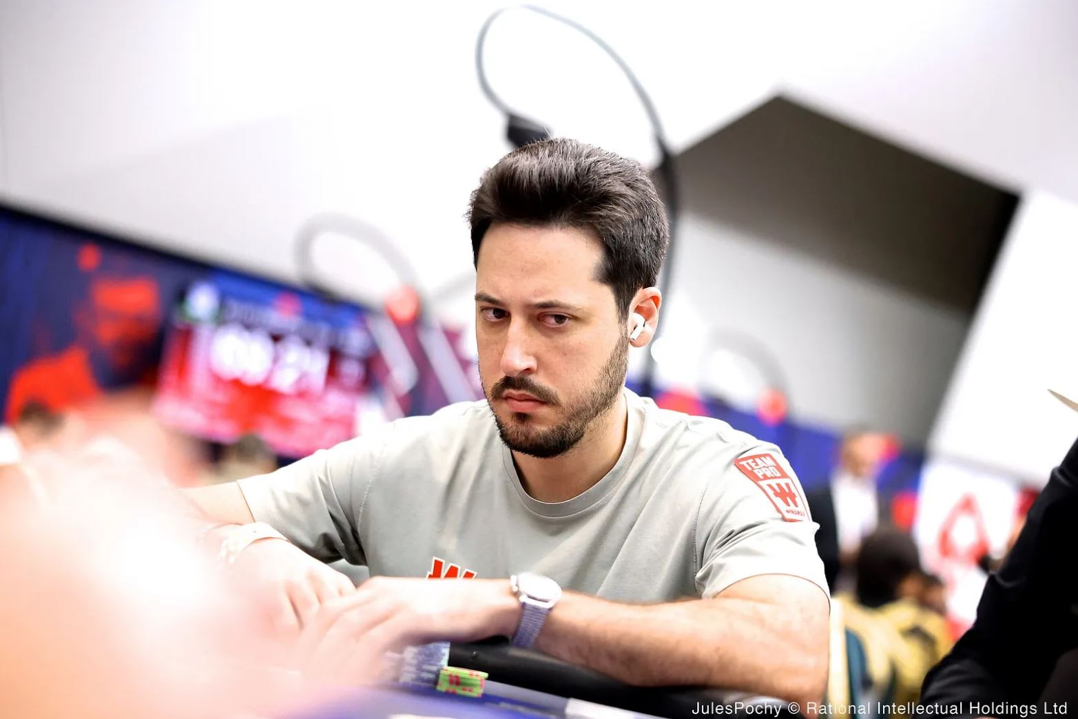 Adrián Mateos mantiene viva la ilusión en el Main Event del EPT Malta