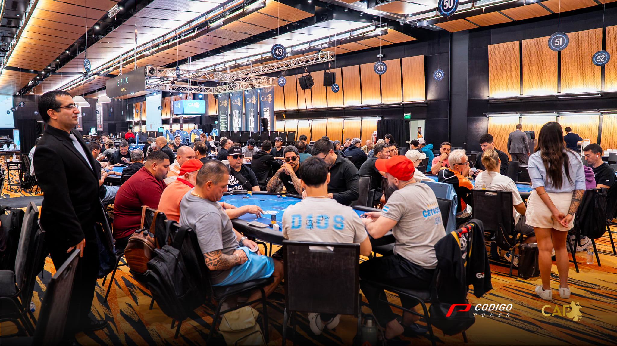 Color8 Main Event 1D Cap Octubre 2025